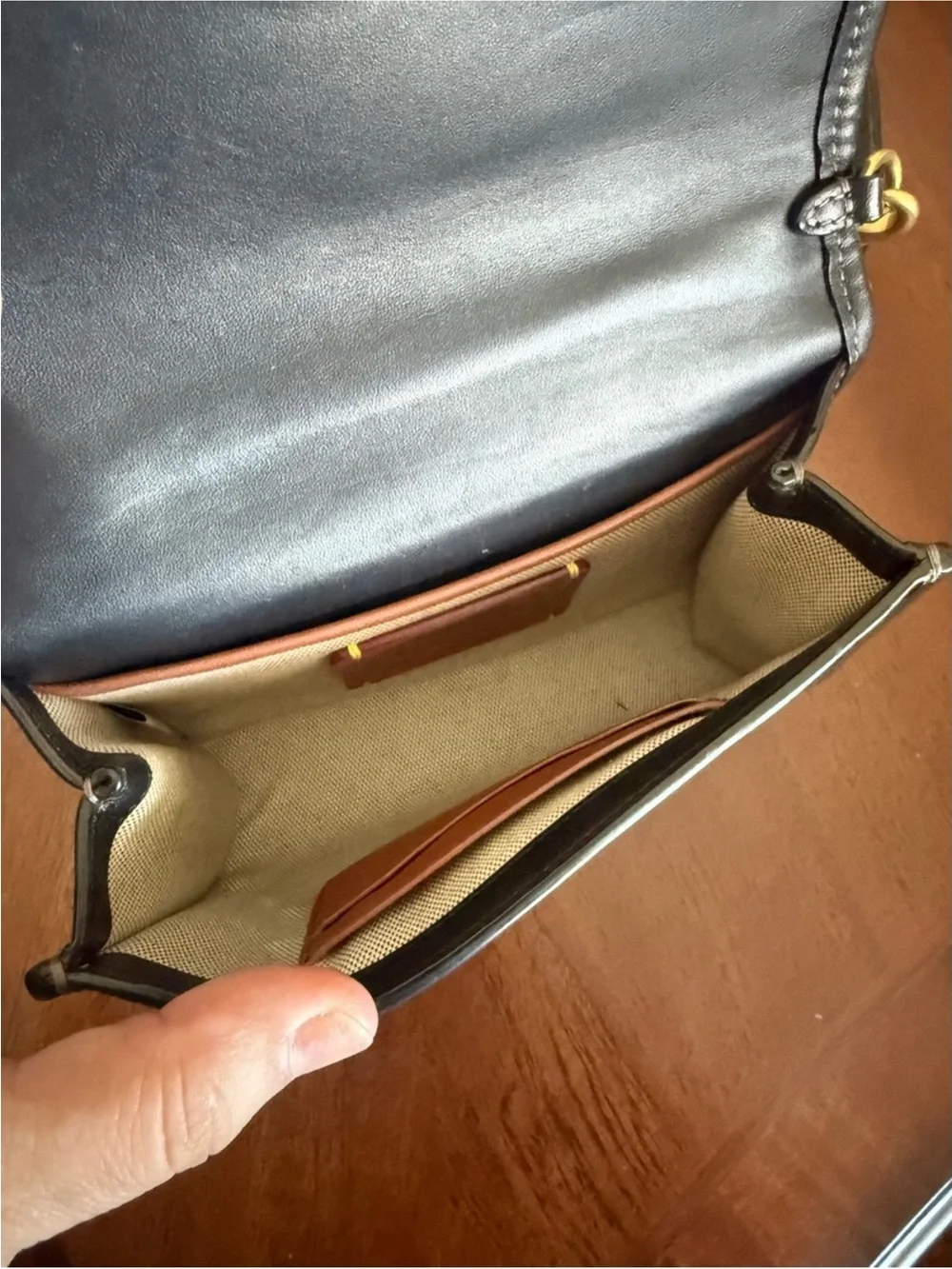 Coach Kip Turnlock Crossbody
Handbag in Black - Picture 3 of 4